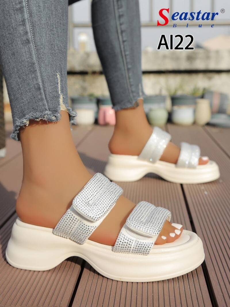 Klapki damskie Roz 36-41 / 12 par